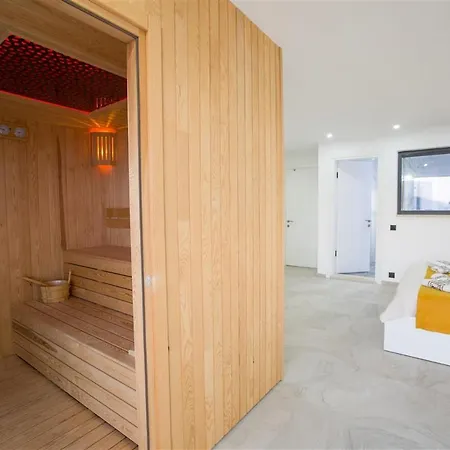 Luxury Lion With Sea View Villa *